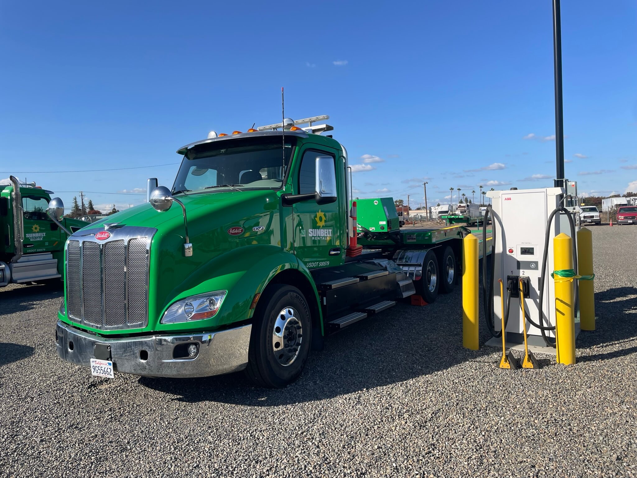 DCFC Sunbelt Rentals Ceres CA front truck trailer